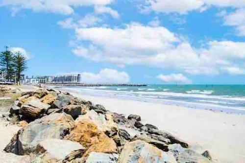 Beachfront Apartment 5/22 Esplanades Seaviews