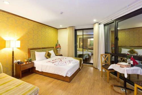 Sunset Westlake Hanoi Hotel