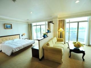 Lake Side Hotel
