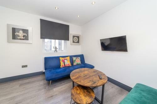 Spacious Lux 4 Bed House Next To Seafront
