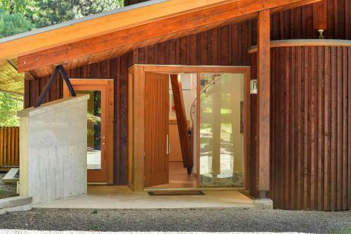 Bowen Island Luxury Estate