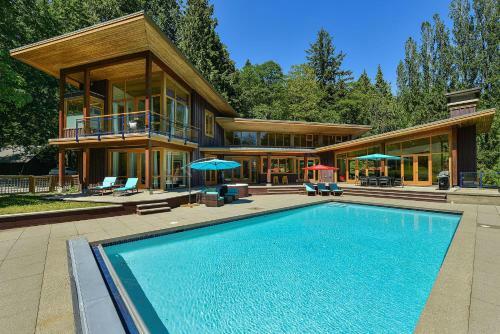 Bowen Island Luxury Estate