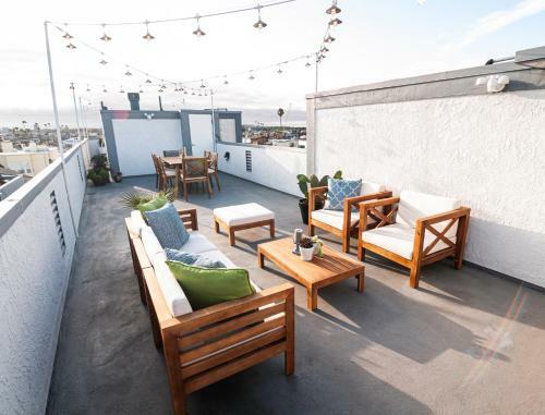 Villa Superb Designer Long Beach House Steps 2 Sand W/rd