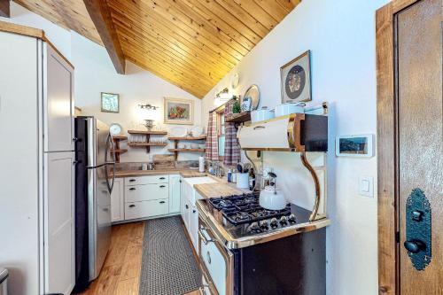 Treetop Cottage