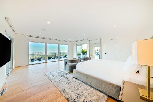 Posada The Beverly Hills Skyline Villa