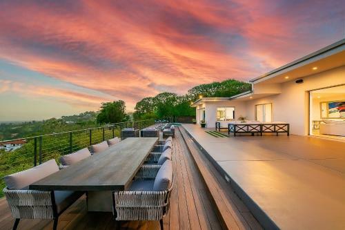 Posada The Beverly Hills Skyline Villa