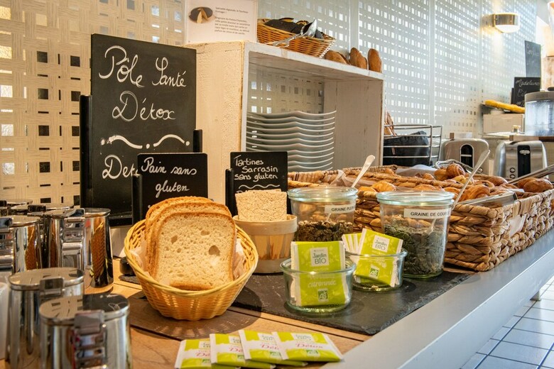 Saint Nicolas Hotel(.)