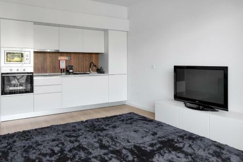 Luminous & Modern Apartment In Monte Estoril
