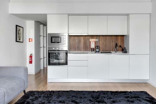 Luminous & Modern Apartment In Monte Estoril