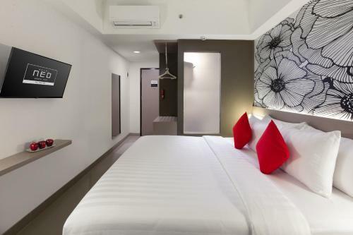 Hotel Neo Gading Solo