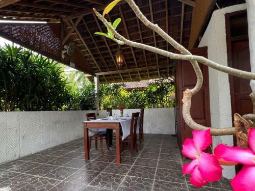 Tropical Oases Lovina