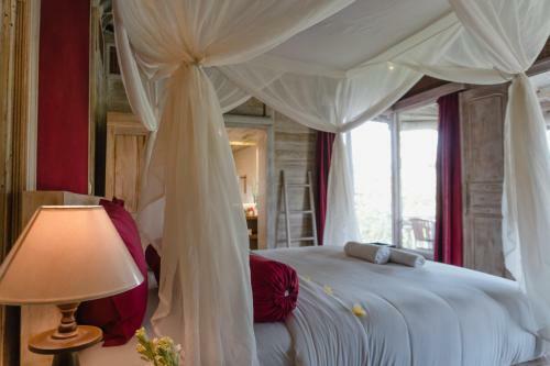 Hotel B Saya Villas
