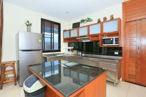 Three-bedroom Pool Villa Only 250m From The Beach