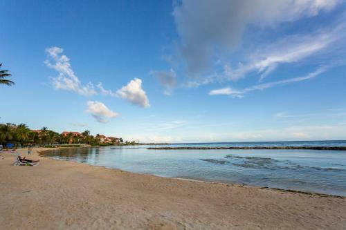 Apartamento Luxury 2 Bedroom Condo With Pool, 5 Min To Beach