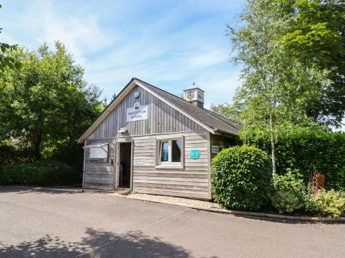 Swandown, 3 Blackdown
