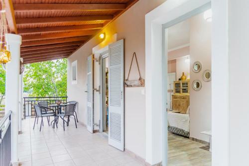 Ostrica Family House