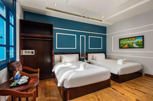 Sunday Hotel