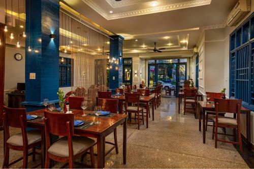 Sunday Hotel