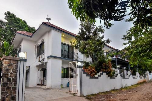 Villa On The Rocks