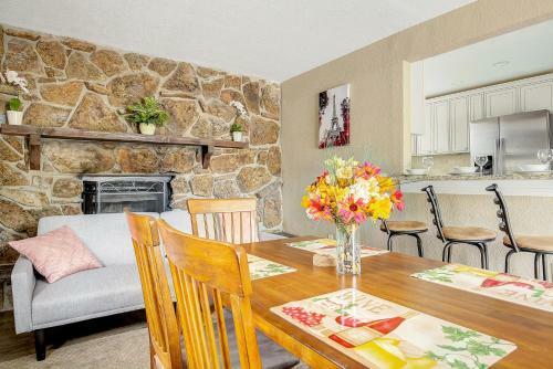 2261 W 73rd Pl