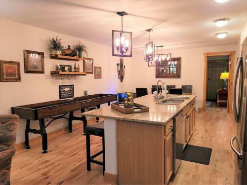 Kitz Condo, Downtown Fun, A/c, Shuffleboard, Xbox