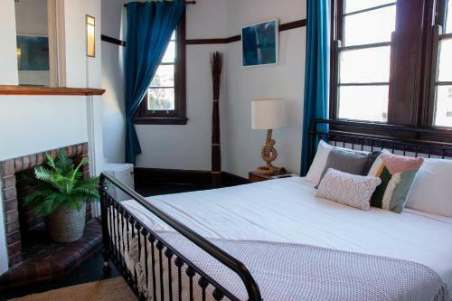 Charing Cross Hotel
