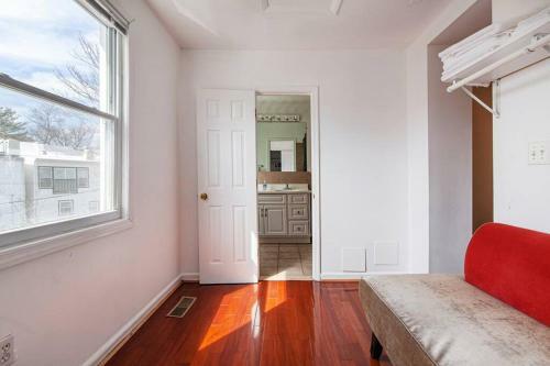 Relaxing, Spacious, Private, Walkable In Petworth!