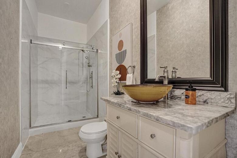 8-br With Pool & Mini-golf & Soccer