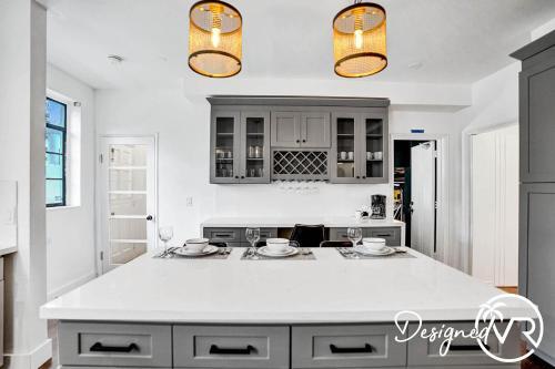 7 Br Villa W Private Heated Pool & Gameroom