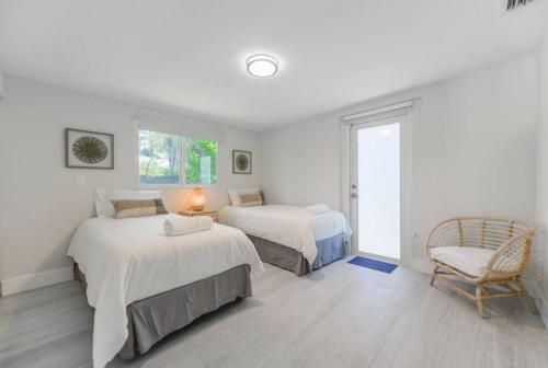 Breathtaking Renovated Home Close To The Bay