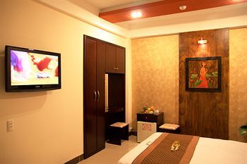 Dmz Hotel