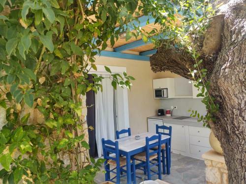 Hostal Casa Marimar Boutique Bungalows & Suites
