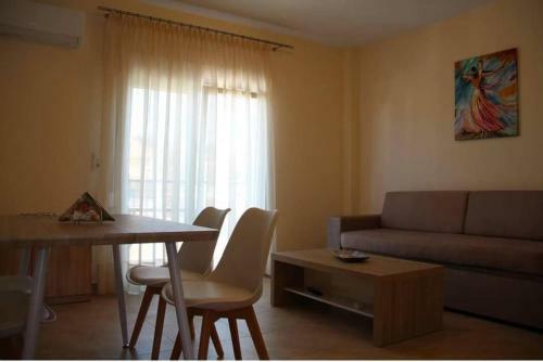 Xanthiotis Apartments
