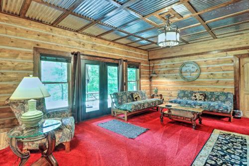 Spacious Blue Ridge Cabin With Private Hot Tub!