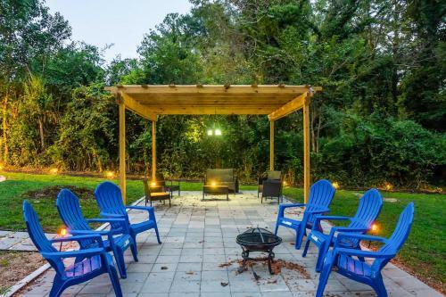 Boho Vibes With Large Private Backyard In The City