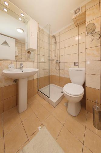 Aphrodites Deluxe Apartment 1