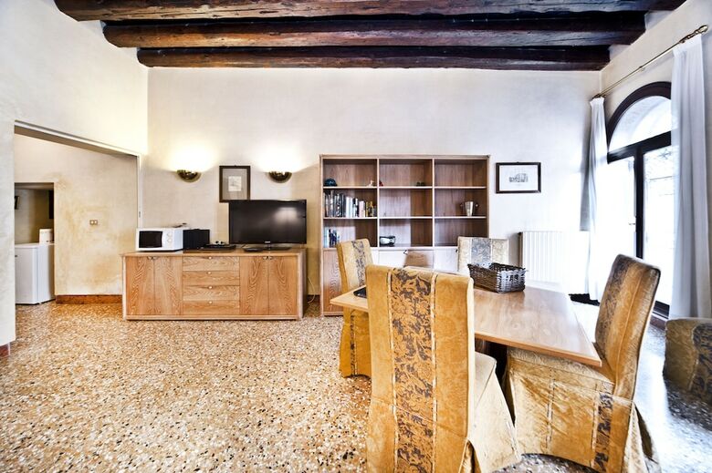 Casa Dei Pittori Venice Apartments