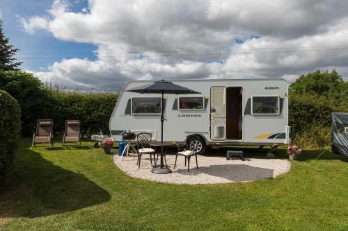 Cosy Caravan On Luxury Campsite