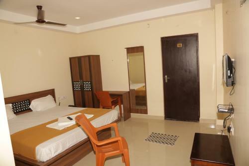 Hotel Santhosh Inn