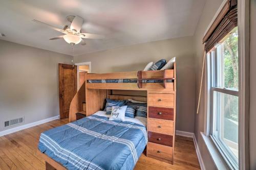 Pet-friendly Lake Getaway 1 Block To Beach!