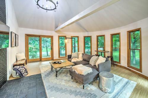 Michiana Shores Retreat With Deck And Fire Pit!