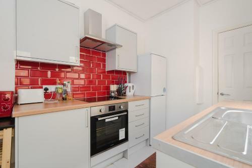 Relaxing 4 Bedroom Victorian Home
