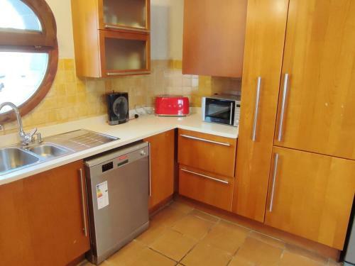 332 House In Llan��