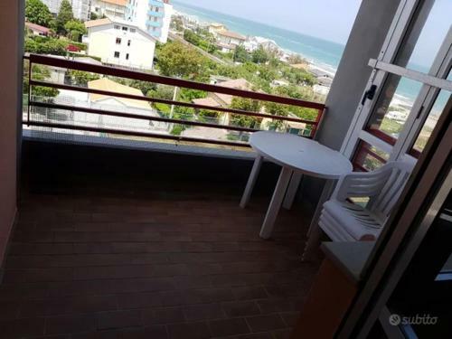 Apartamento Condominio Cesano Mare