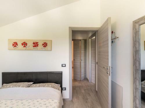 Rural Apartment In Matelica With Shared Pool