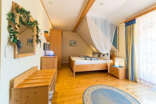 Hostal Hotel Garni H�gellandhof