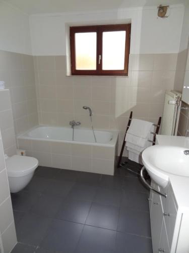 Hostal Guesthouse Les Tilleuls