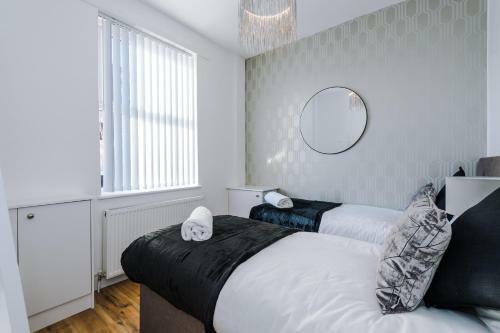 3 Bedroom House Manchester Hosted By Mcr Dens