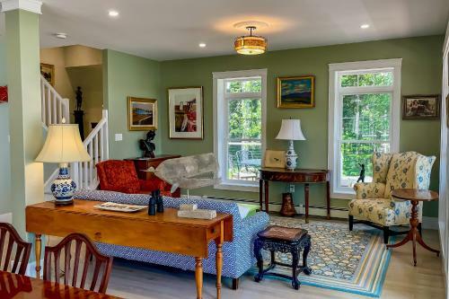 Rocky Point Cottage