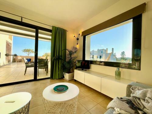 Apartamento Piso De Tres Dormitorios Con S�per Terraza